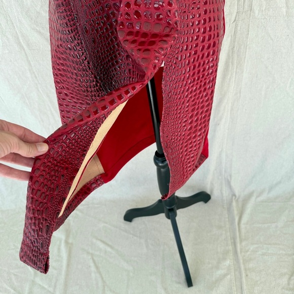 Designer J Loren Collection Off the Shoulder Red Croc Dress Size S - Picture 4 of 9